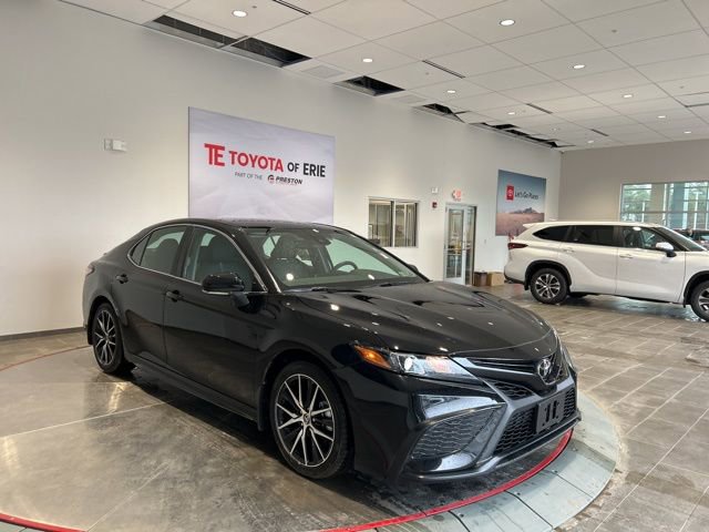 Used 2023 Toyota Camry SE