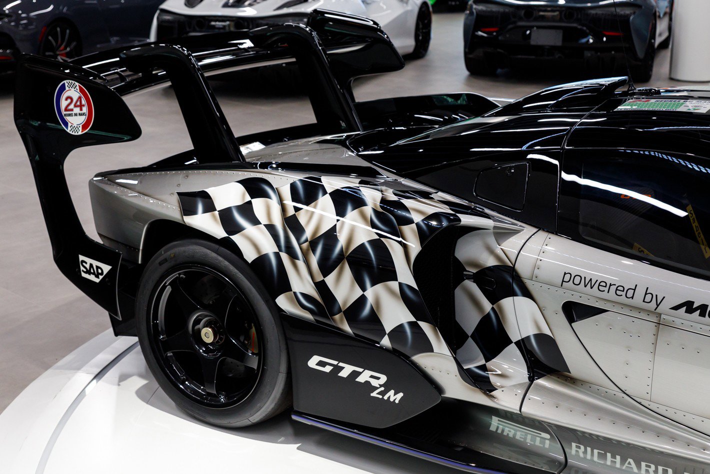 Used 2020 McLaren Senna photo 26