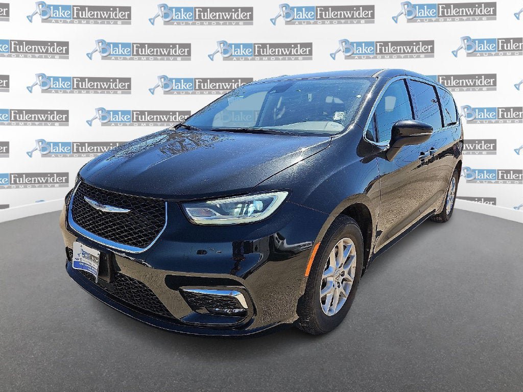 Used 2023 Chrysler Pacifica Touring-L