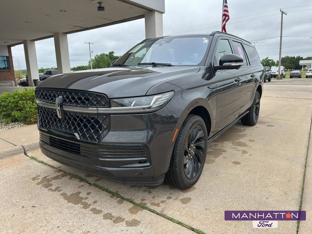 Used 2025 Lincoln Navigator L Reserve w/ Jet Appearance Package