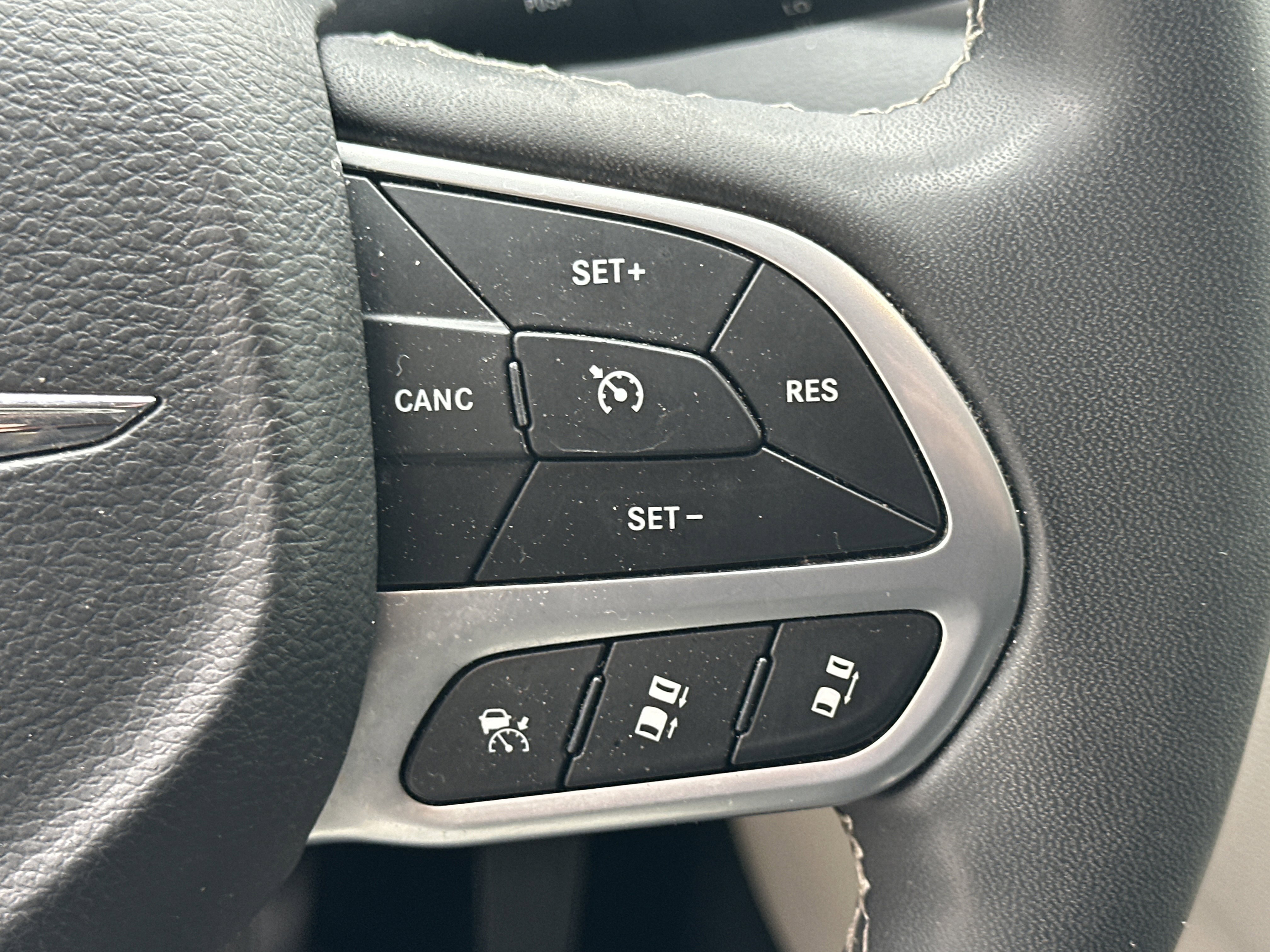 2023 Chrysler Pacifica Touring-L