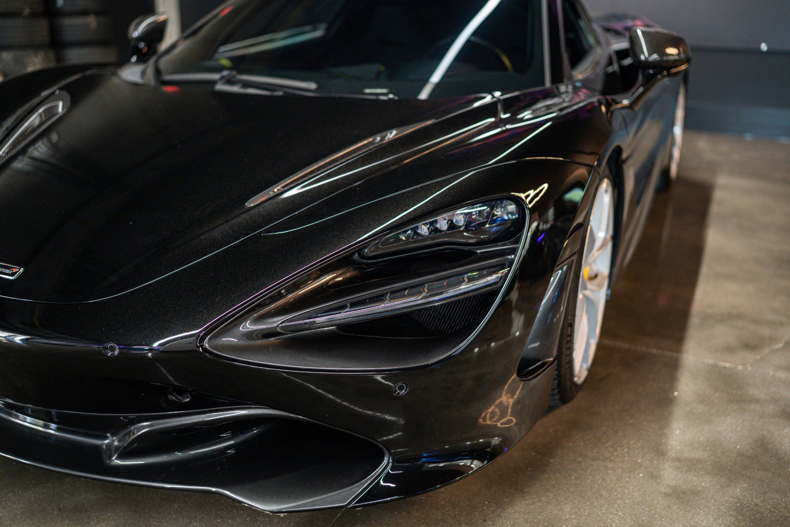 Used 2018 McLaren 720S photo 19