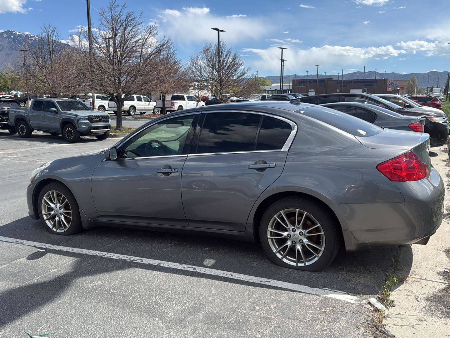 2012 INFINITI G37 x
