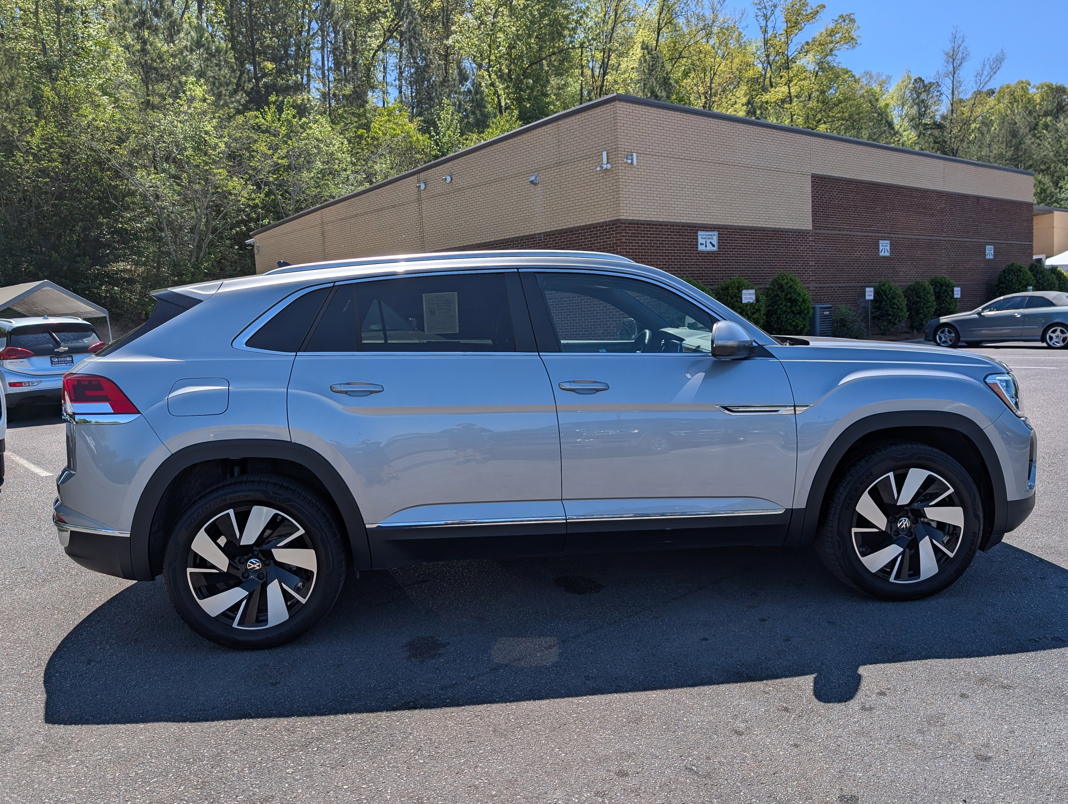 2025 Volkswagen Atlas Cross Sport SEL