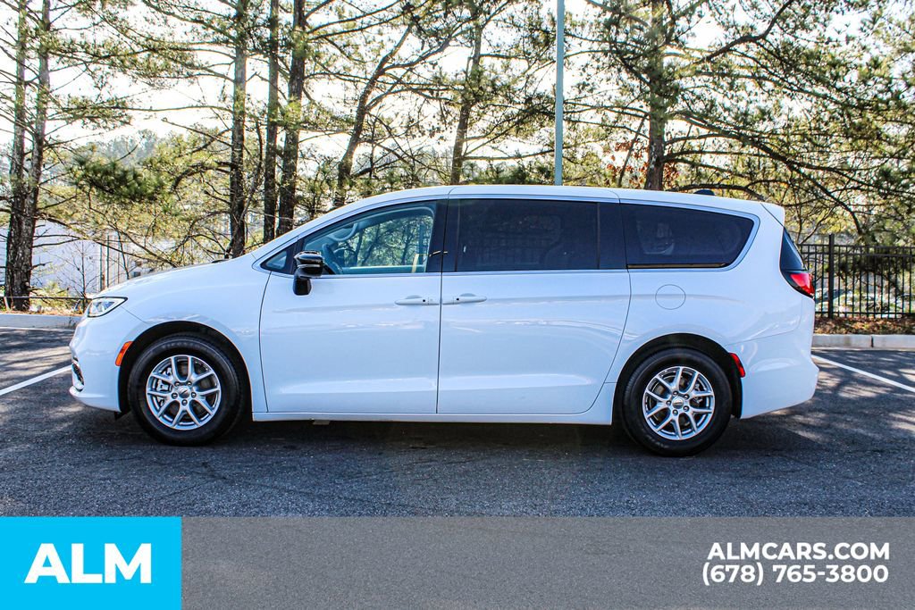 2024 Chrysler Pacifica Touring-L