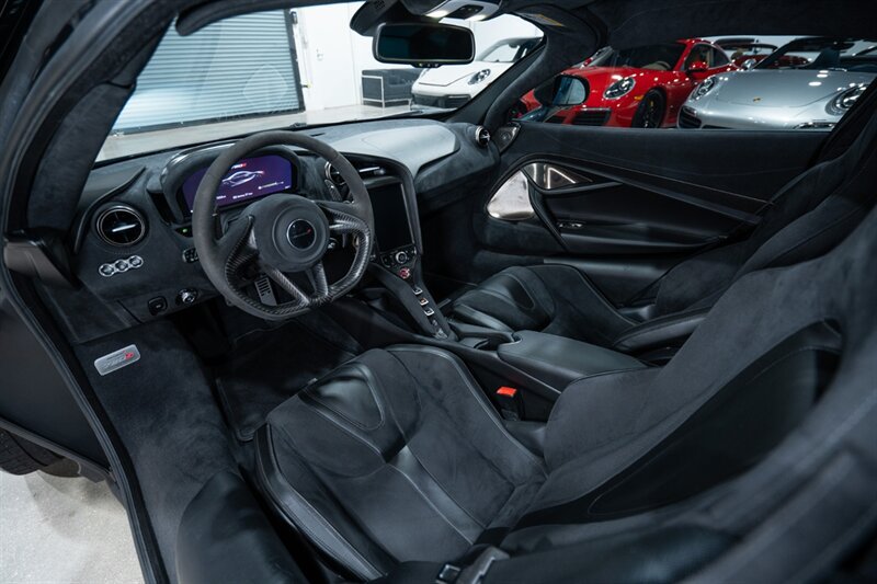 Used 2018 McLaren 720S Performance photo 18