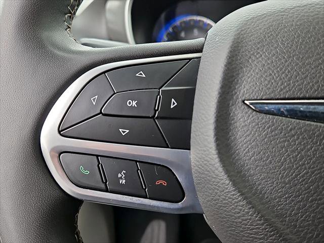 2024 Chrysler Pacifica Touring-L