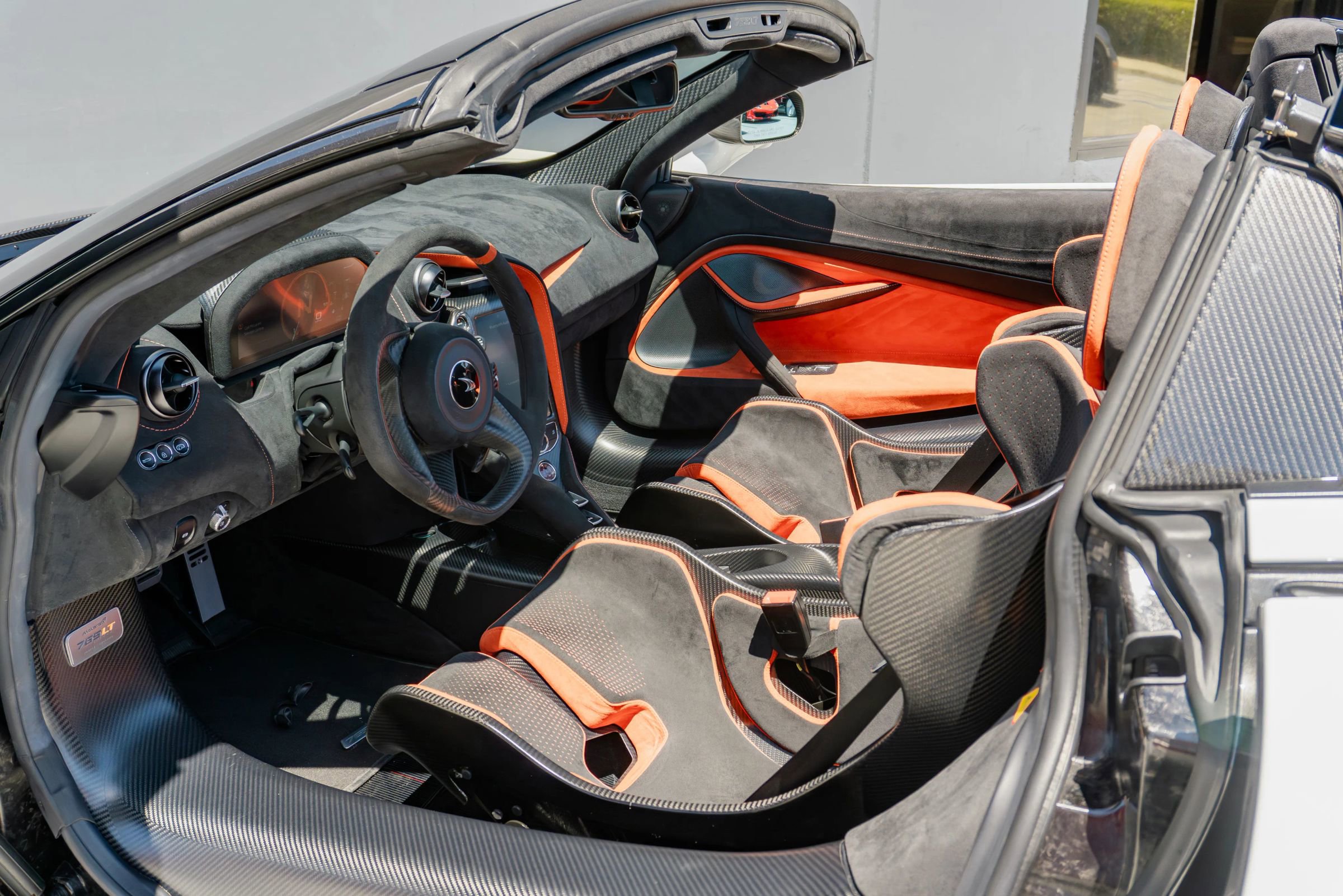 Used 2022 McLaren 765LT photo 77