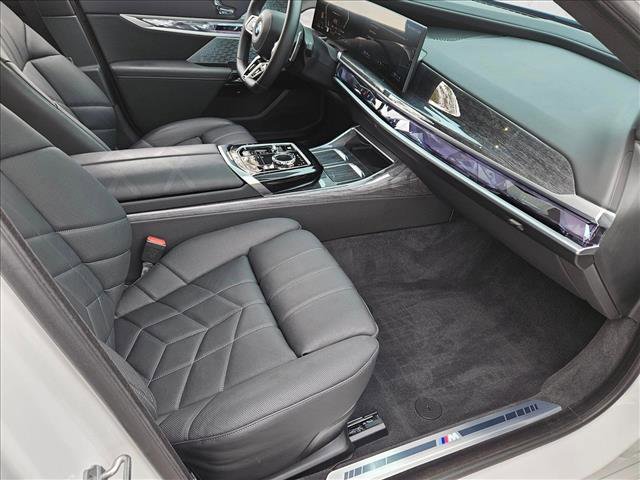 2025 BMW 760i xDrive