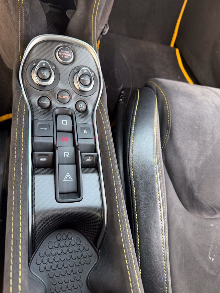 Used 2020 McLaren 600LT Spider photo 37