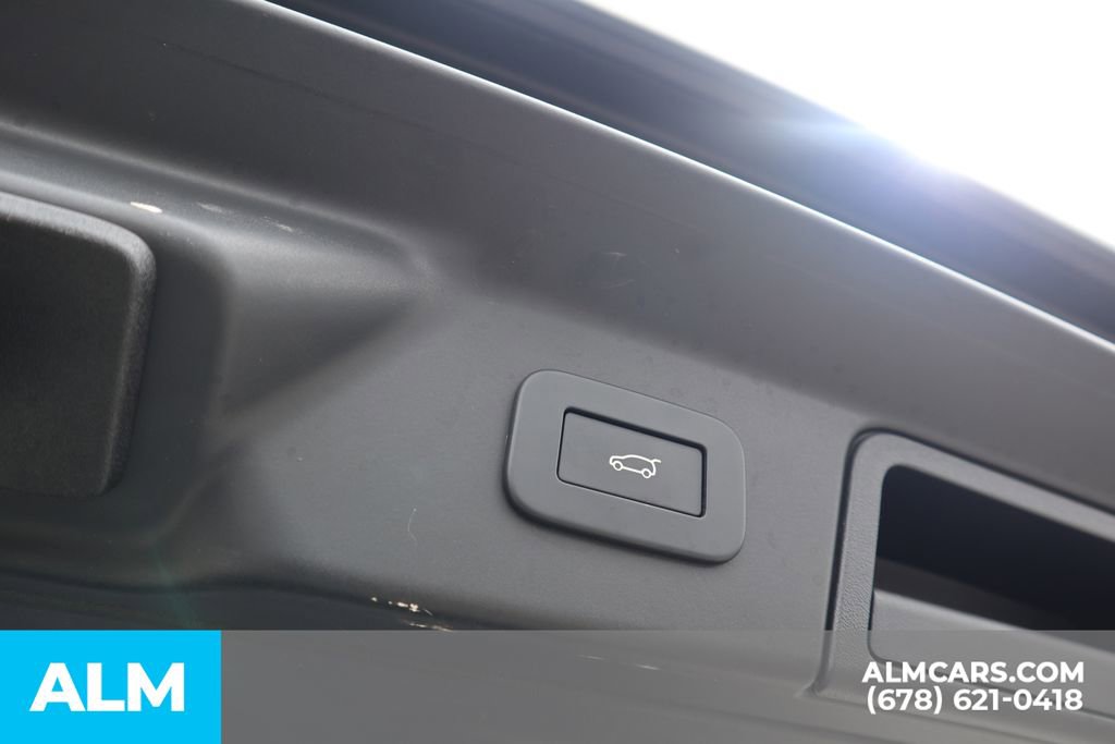 2024 Land Rover Range Rover Velar Dynamic SE