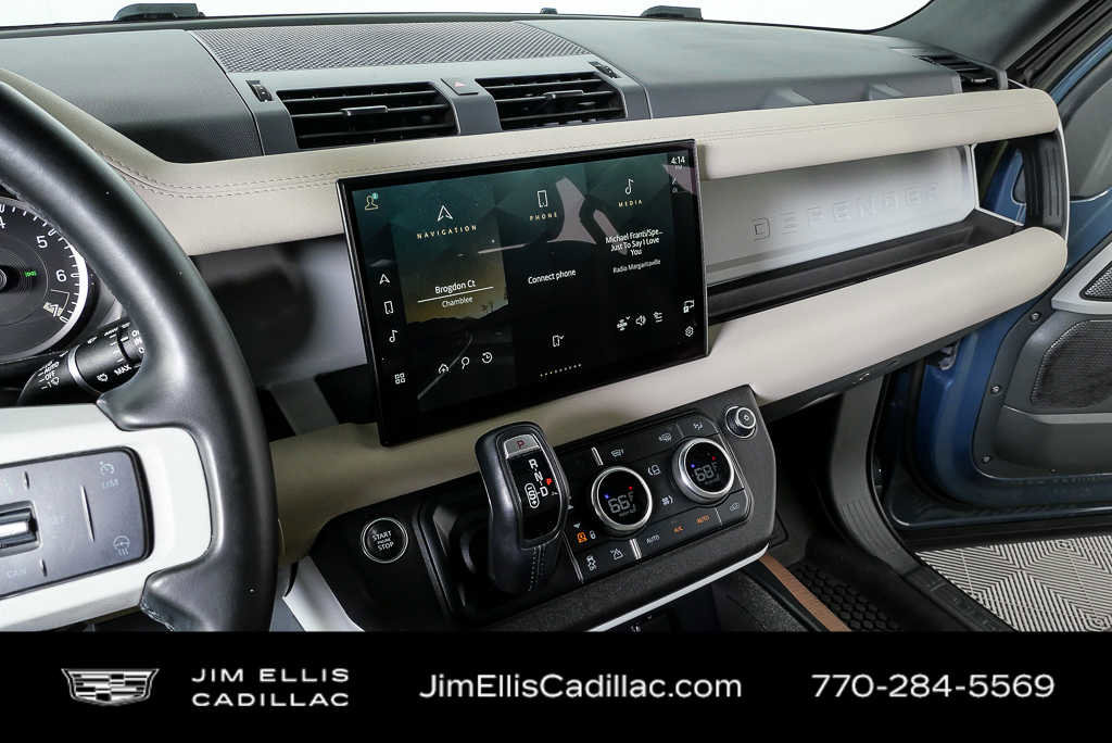 2023 Land Rover Defender 110 SE