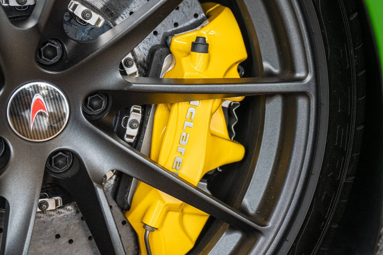 Used 2018 McLaren 720S Performance photo 18