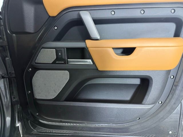 2024 Land Rover Defender 130 X-Dynamic SE