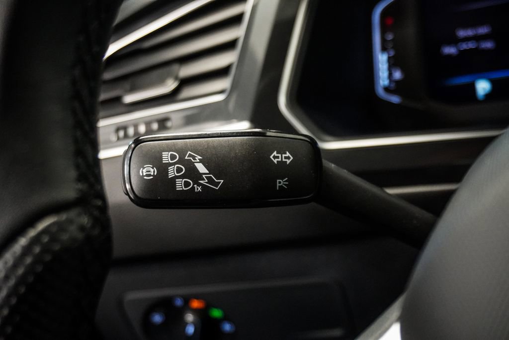 2022 Volkswagen Tiguan SEL R-Line