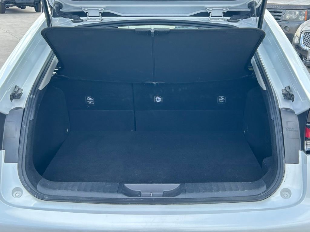 2025 Toyota Prius XLE