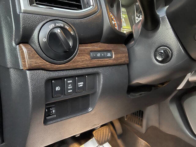 2017 Nissan Titan Platinum Reserve