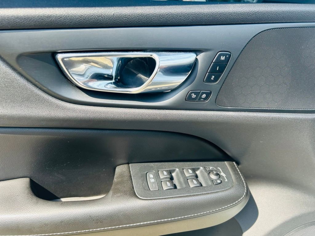 2020 Volvo S60 T5 Momentum