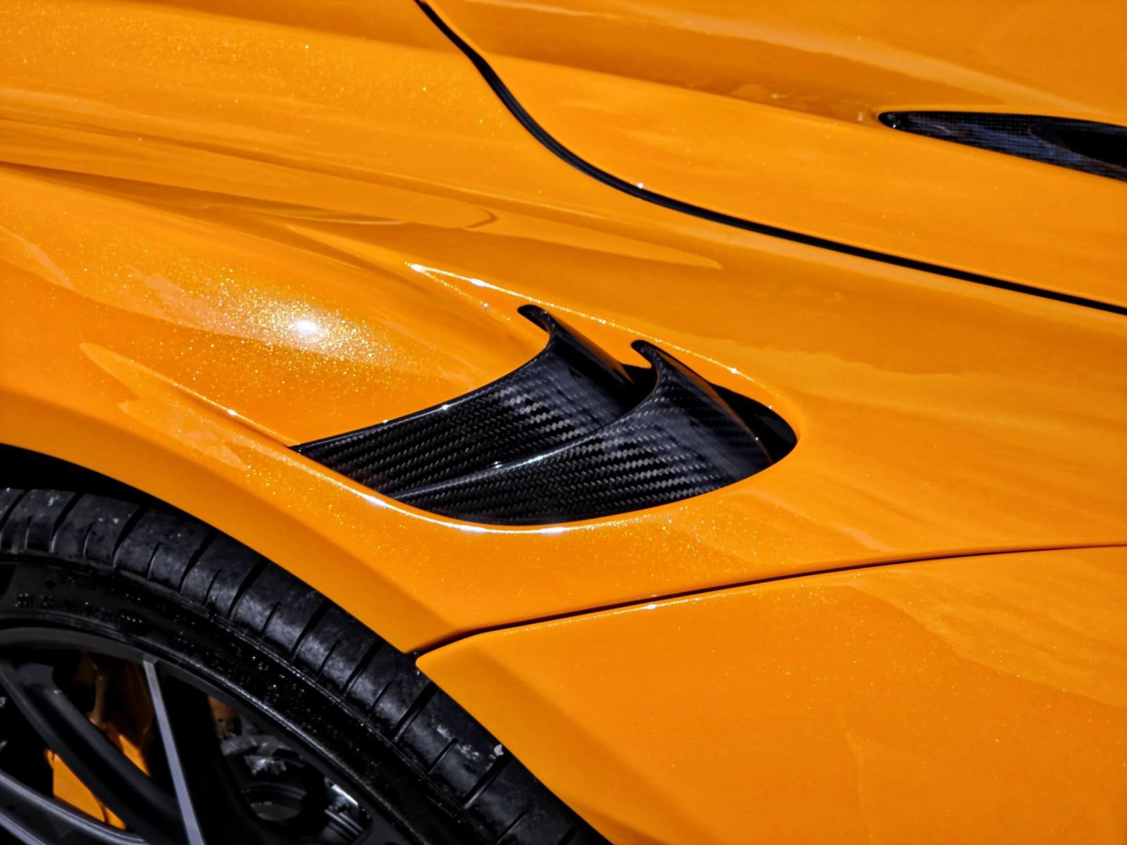 Used 2022 McLaren 765LT photo 20