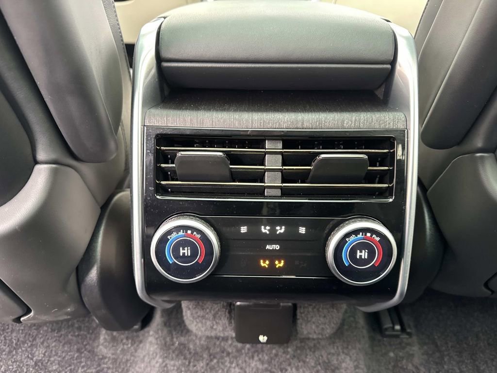 2024 Land Rover Range Rover Long Wheelbase SE