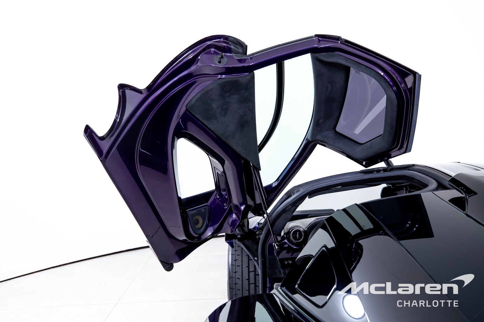 Used 2019 McLaren Senna photo 11
