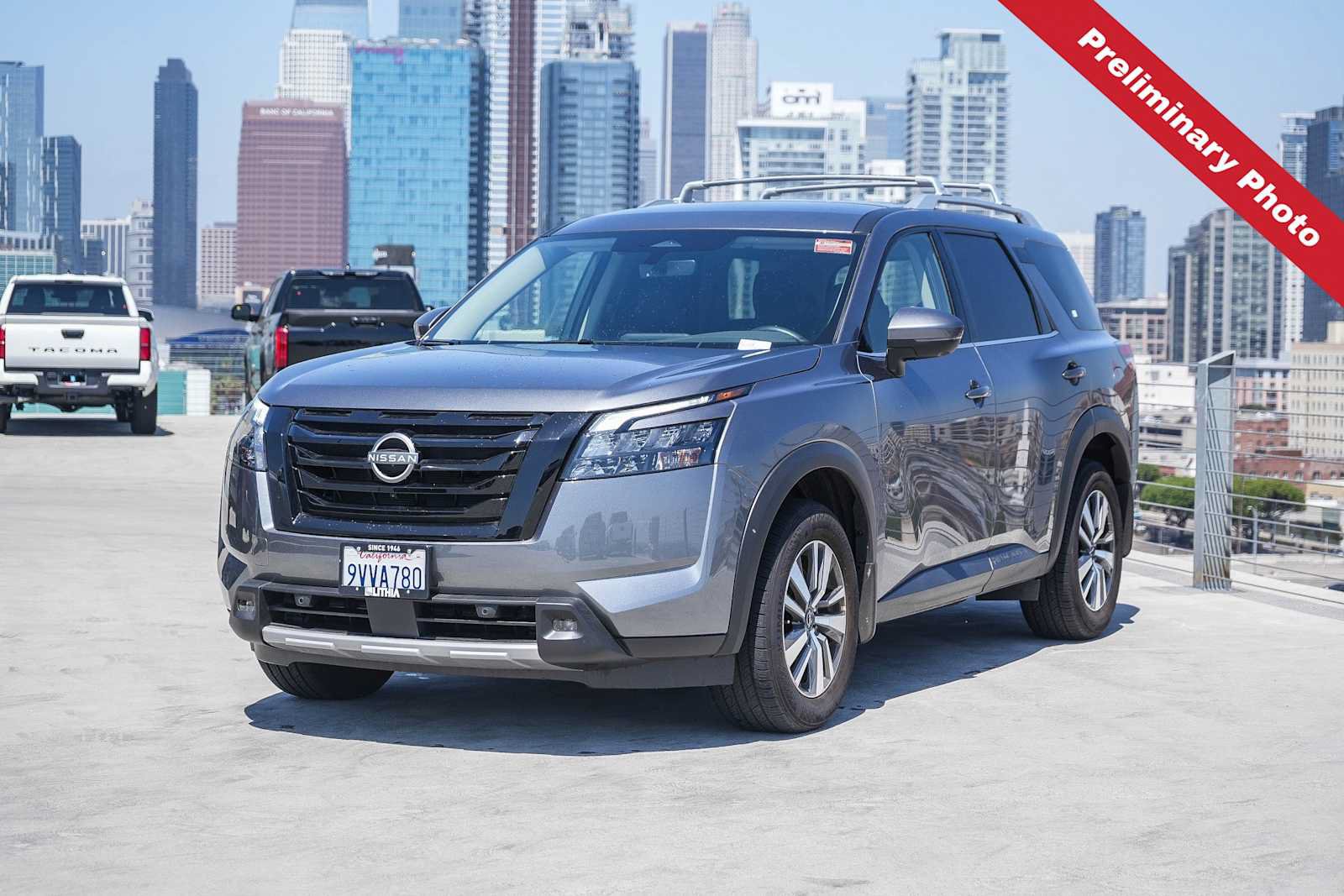 Used 2025 Nissan Pathfinder SL w/ Black Appearance Package