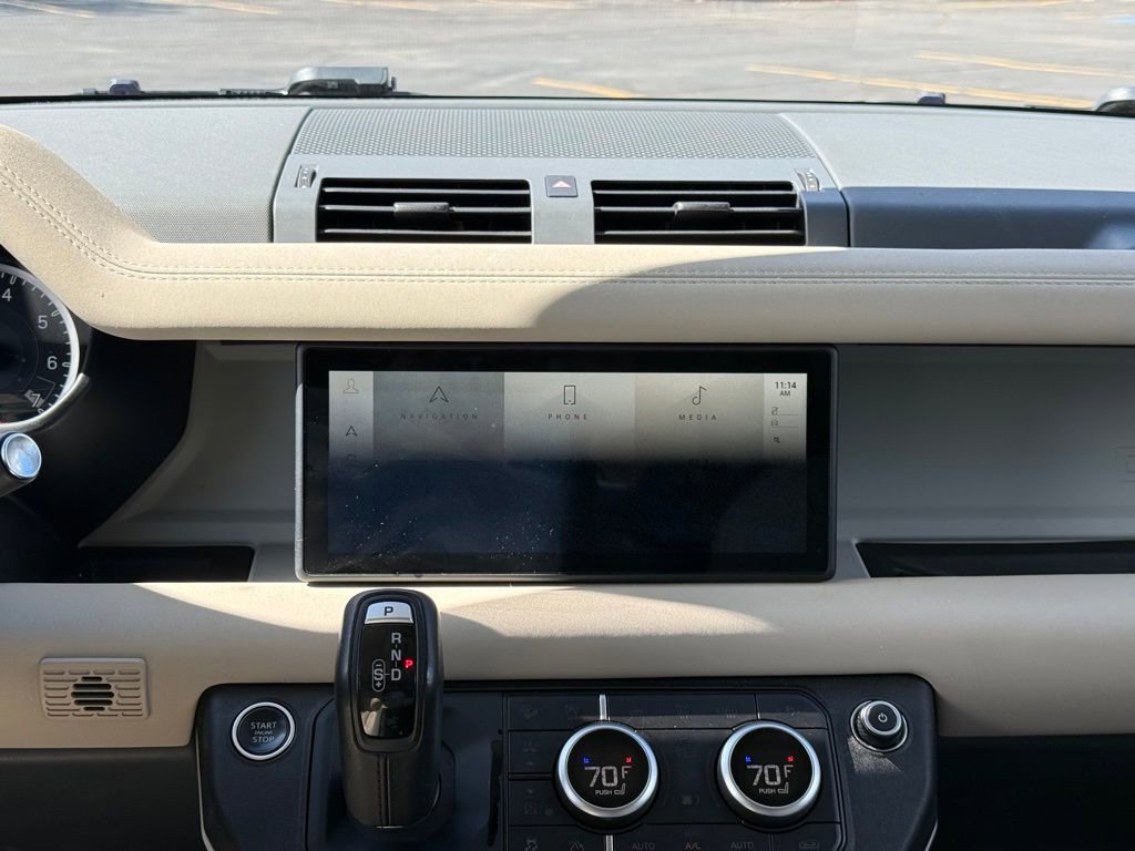2023 Land Rover Defender 110 SE
