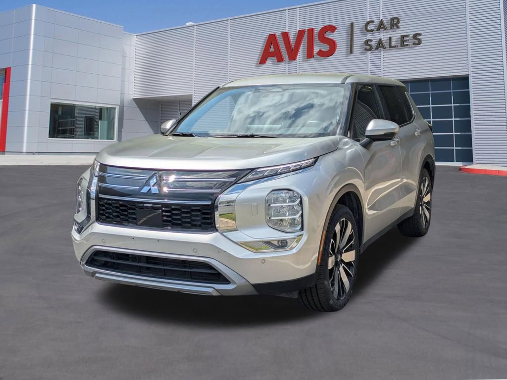 2025 Mitsubishi Outlander SE