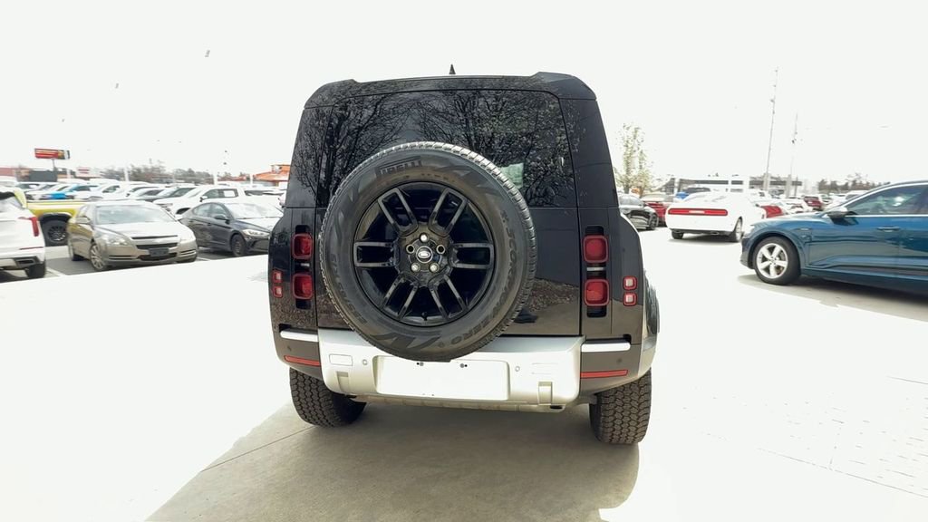 2025 Land Rover Defender 110 S