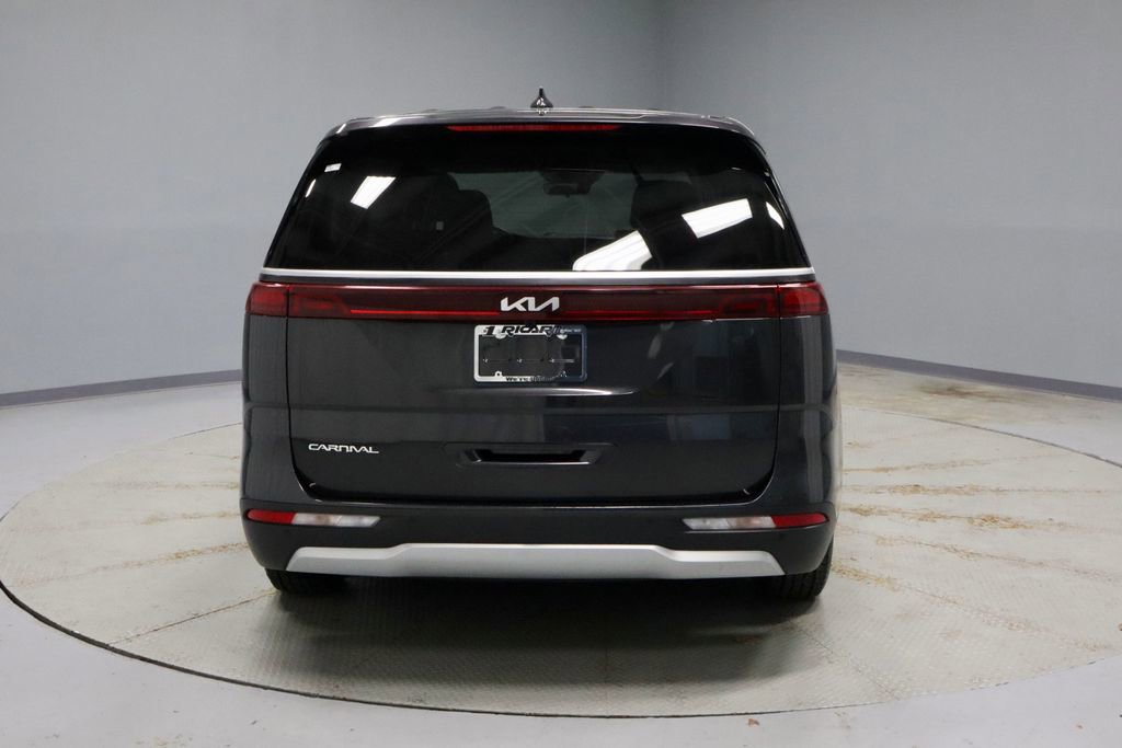 2024 Kia Carnival LX