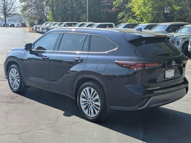2025 Toyota Highlander Platinum