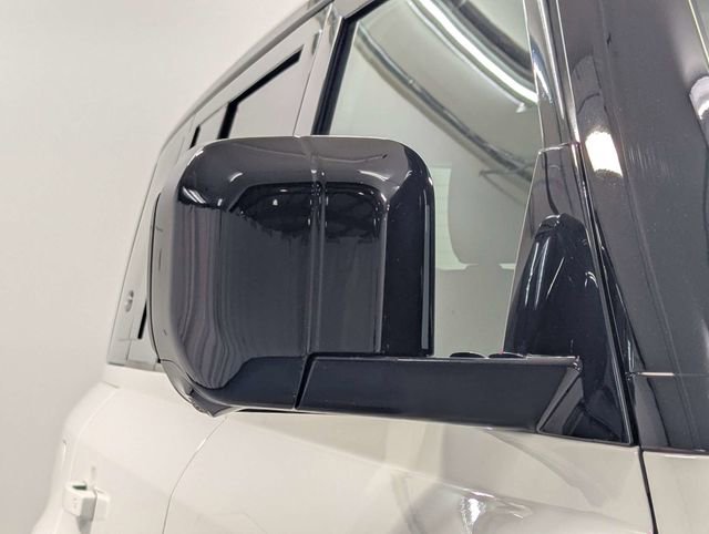 2023 Land Rover Defender 110 S