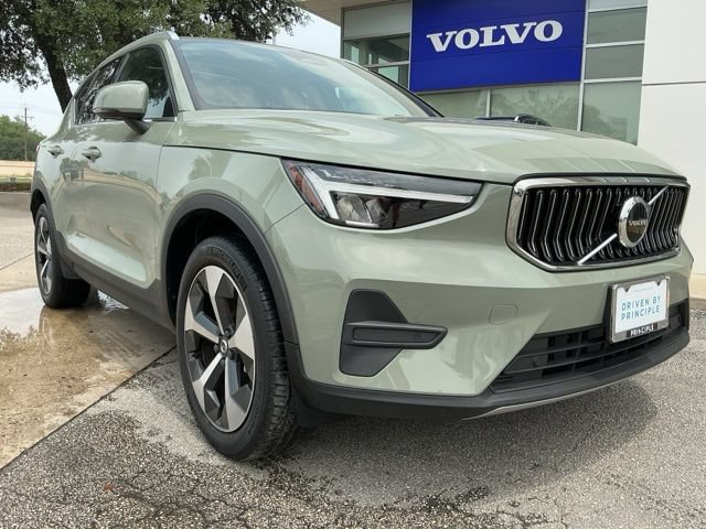 Certified 2024 Volvo XC40 B5 Core