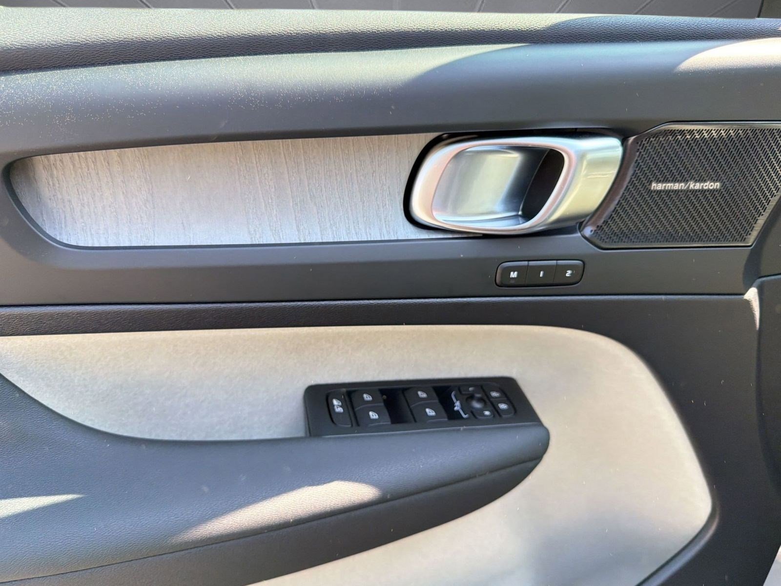 2026 Volvo Xc40 B5 Ultra