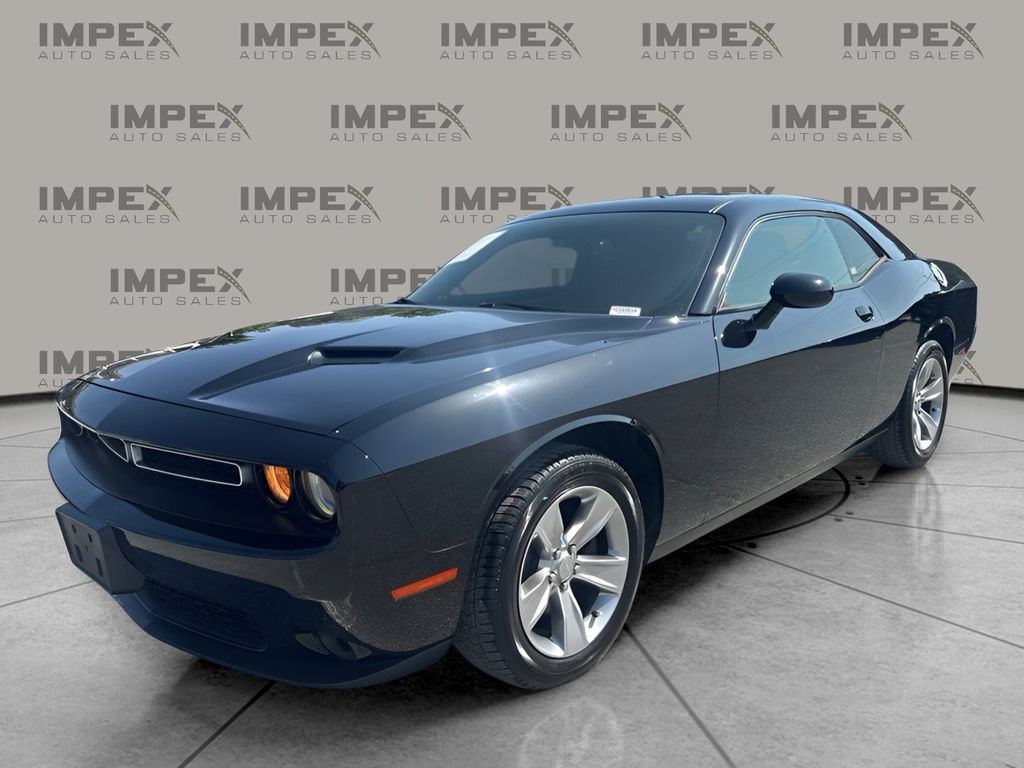Used 2015 Dodge Challenger SXT