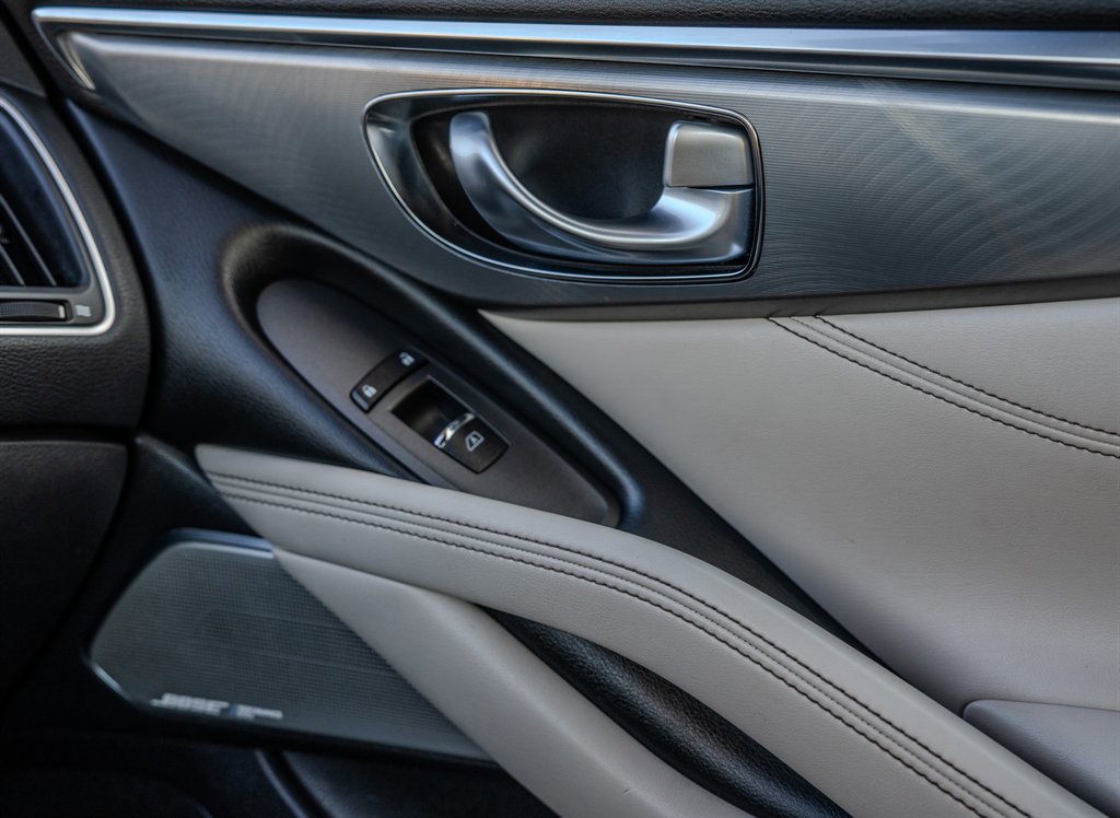 2017 INFINITI Q60 3.0t