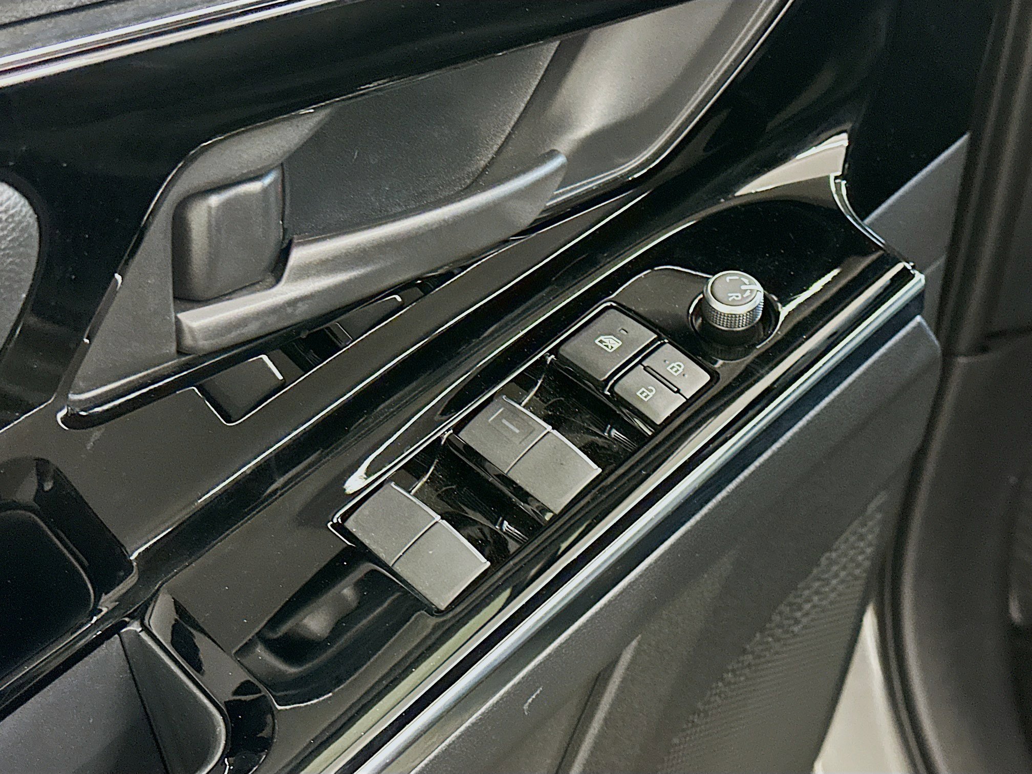 2023 Toyota bZ4X Limited