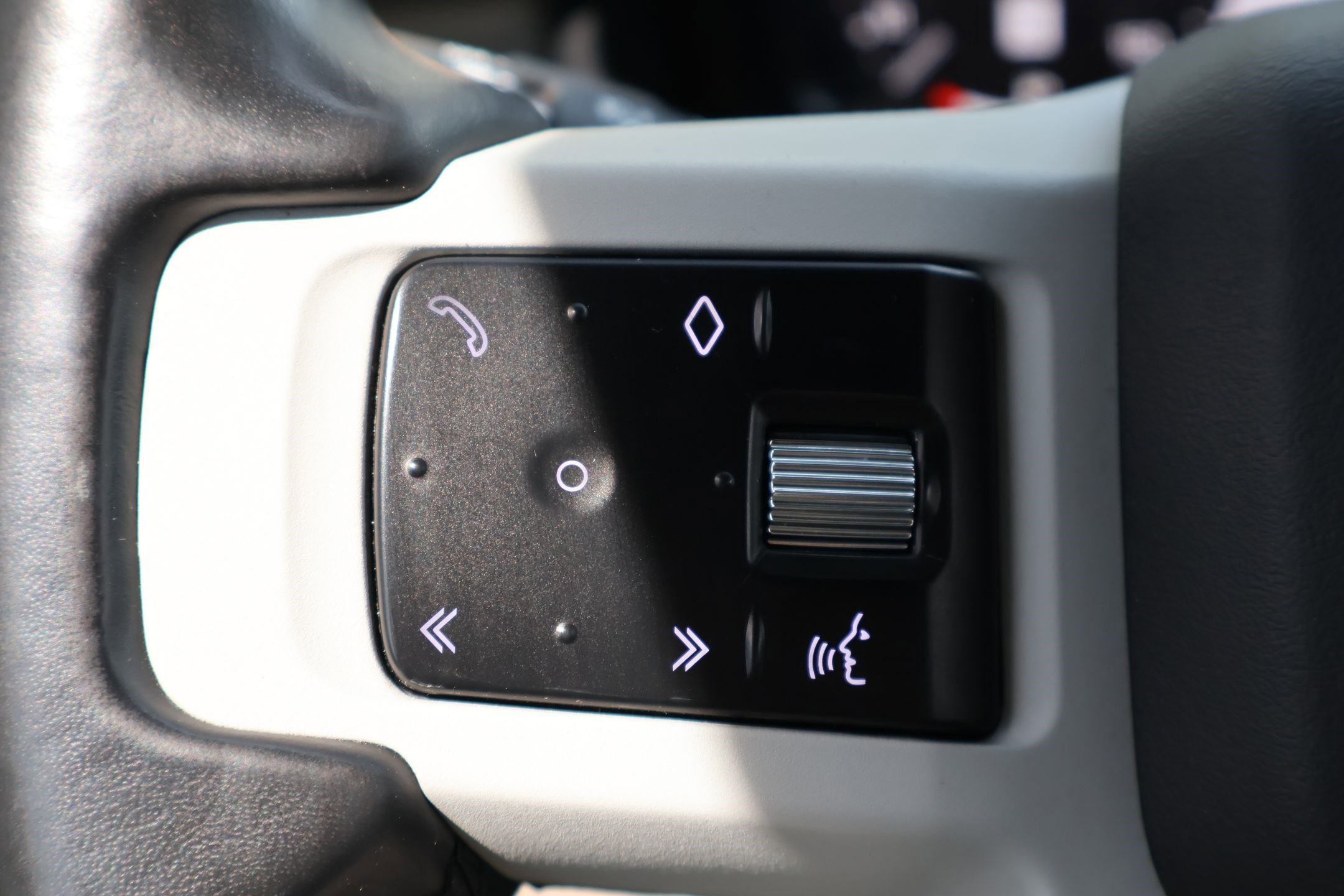 2023 Land Rover Defender 110 X-Dynamic SE