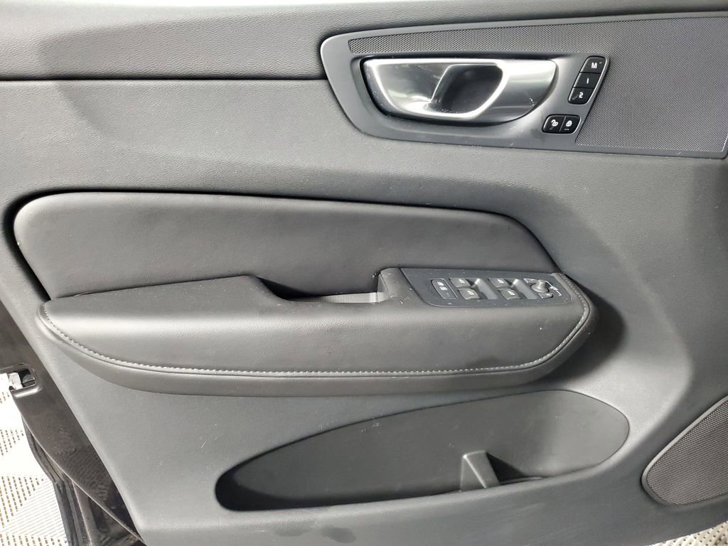 2024 Volvo Xc60 B5 Plus