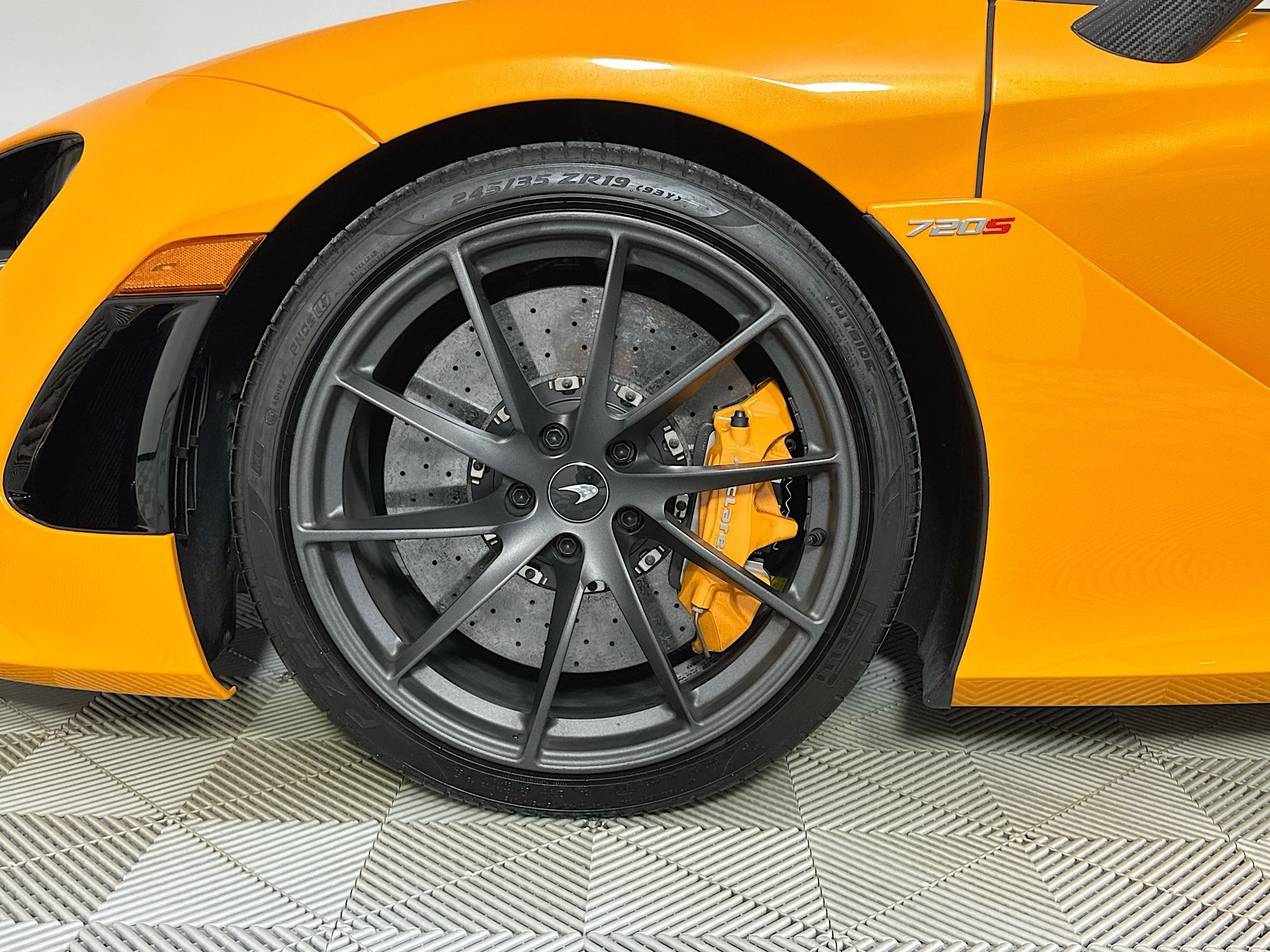 Used 2022 McLaren 720S Performance photo 9