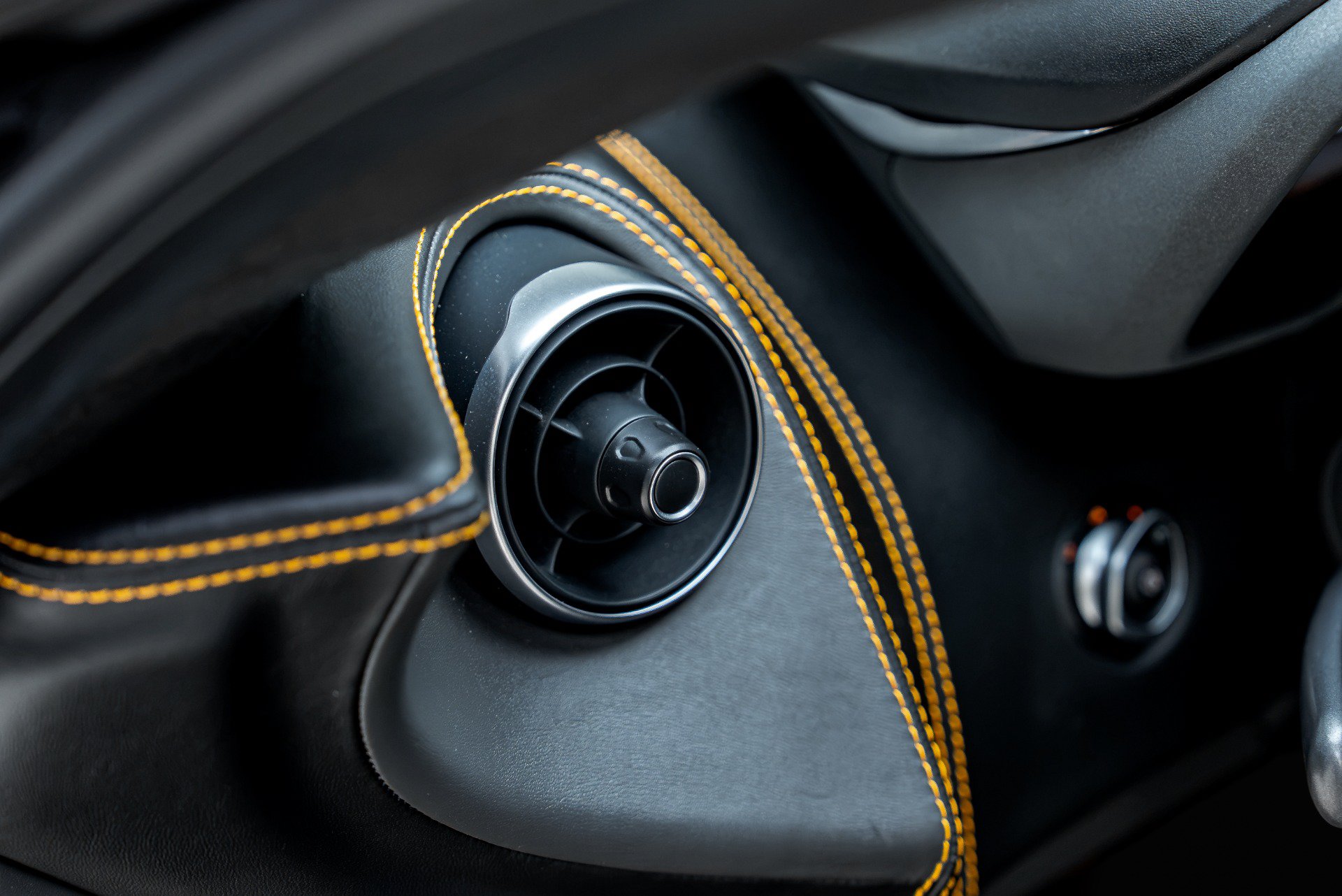 Used 2019 McLaren 600LT photo 41