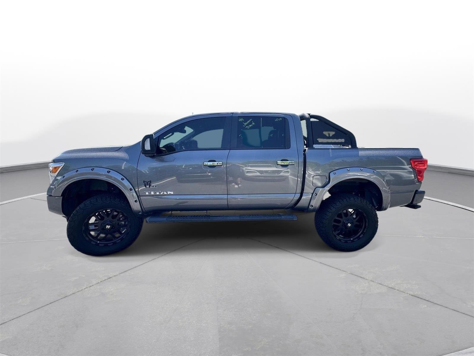 2021 Nissan Titan SV