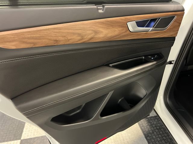 2025 Volkswagen Atlas SE