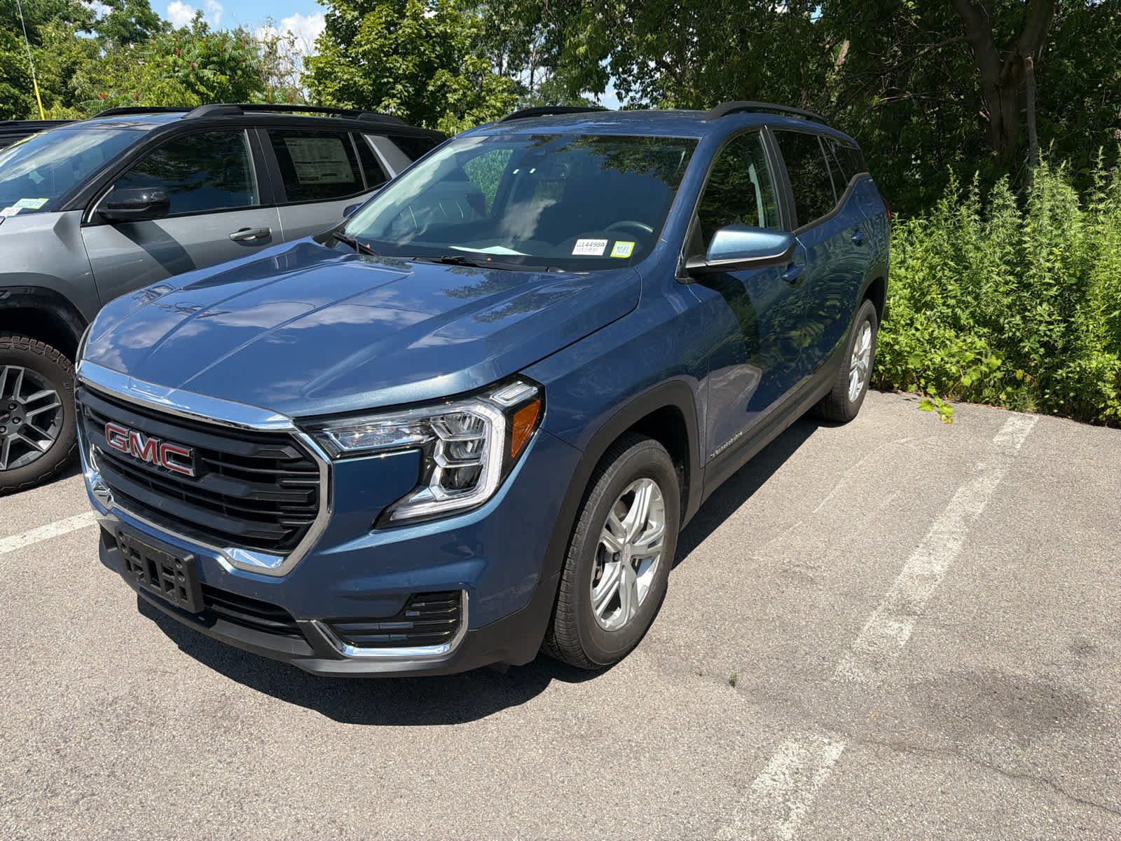Used 2024 GMC Terrain SLE w/ Driver Convenience Package