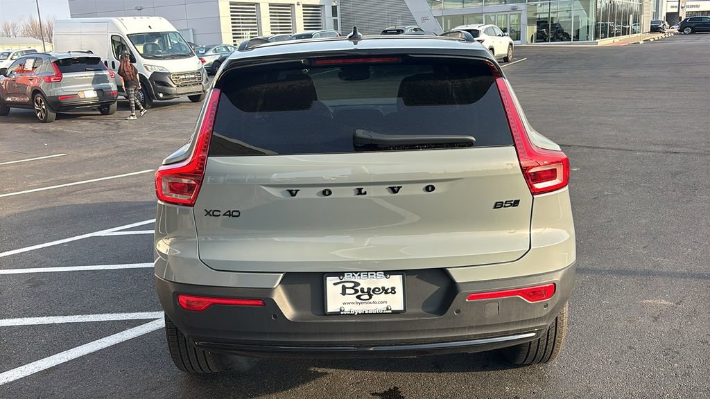 2026 Volvo Xc40 B5 Ultra