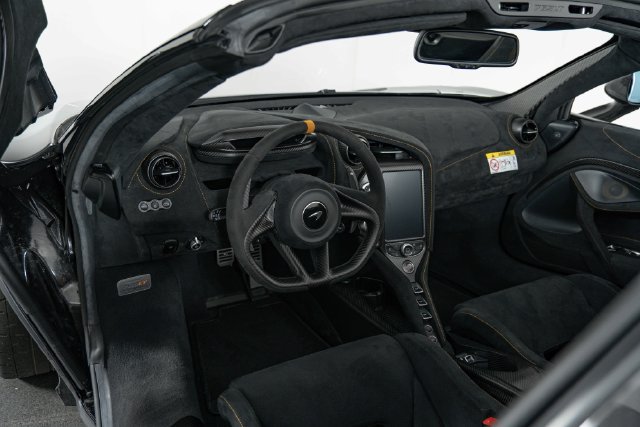 Used 2022 McLaren 765LT photo 18