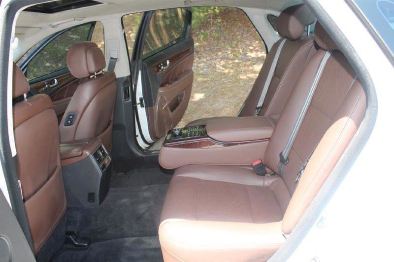 2014 Hyundai Equus Signature