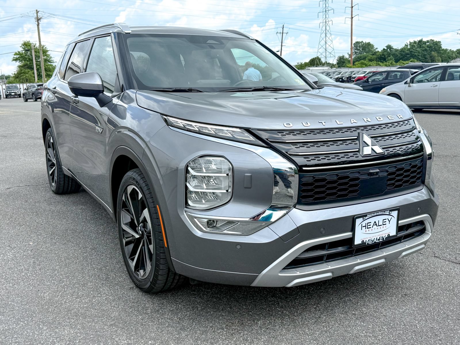 Used 2024 Mitsubishi Outlander 4WD Plug-In Hybrid