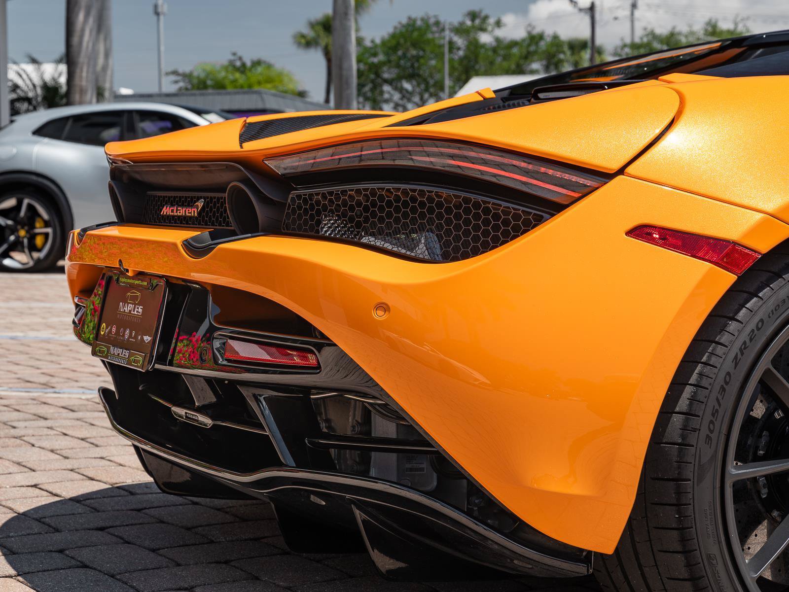 Used 2022 McLaren 720S Performance photo 19