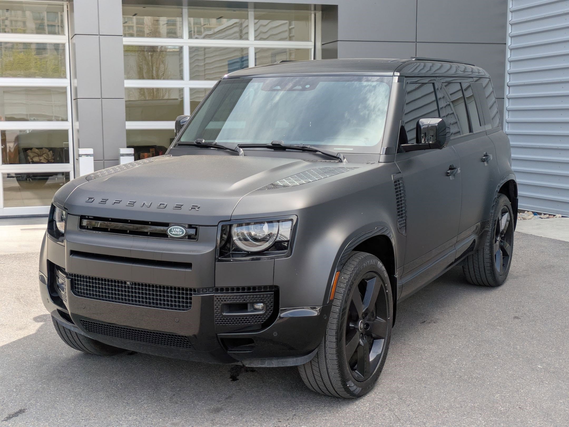 2025 Land Rover Defender 110 X-Dynamic SE